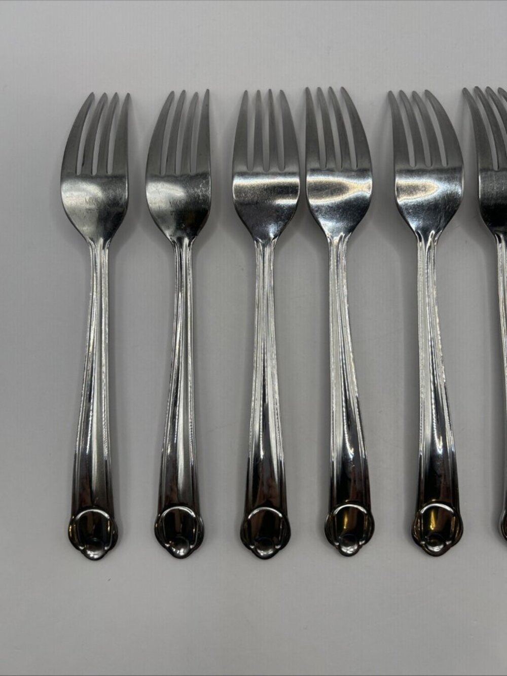 Mikasa CLASSICO SATIN Dinner Forks (Set of 8) Gerald Patrick 18/8 Korea 8 1/8" - Picture 12 of 16